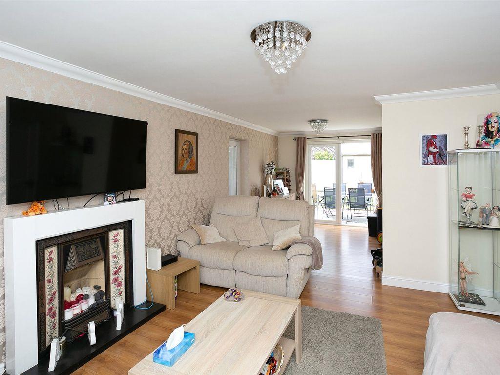 Farm Way, Bushey